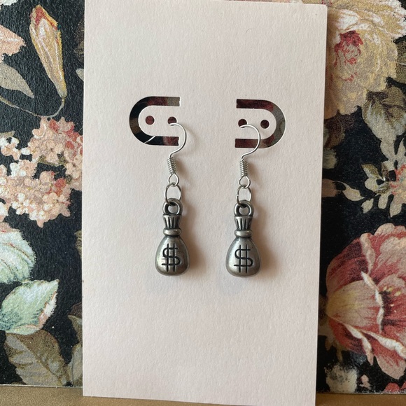 Money Bag 💰 Earrings - Picture 3 of 5
